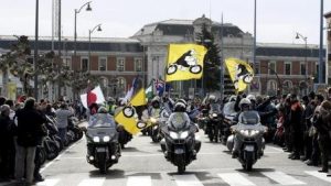 Desfile de banderas - Pingüinos Valladolid