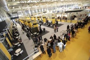 Interior de la Feria INTUR